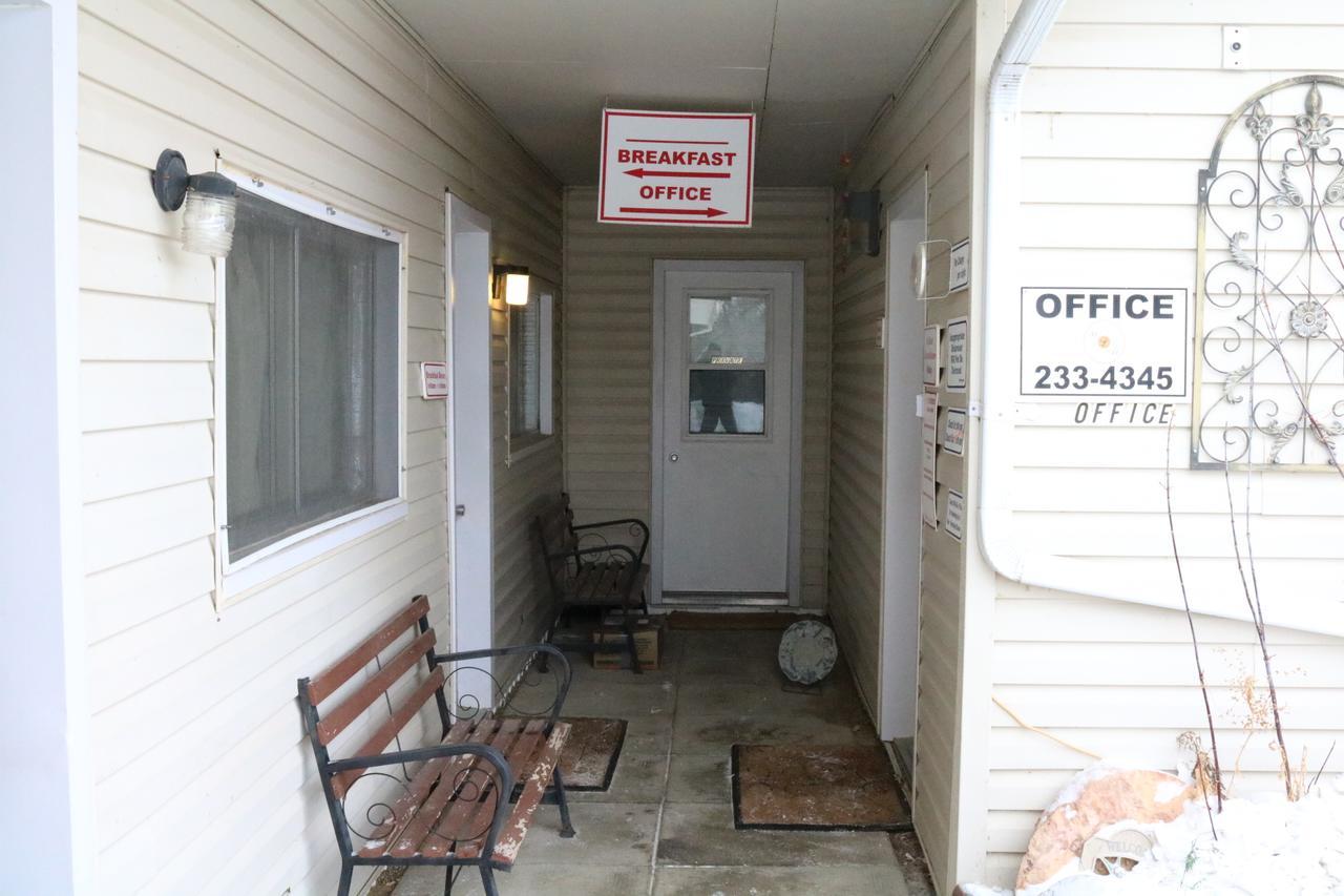 Wakaw Lodge Motel Exterior photo